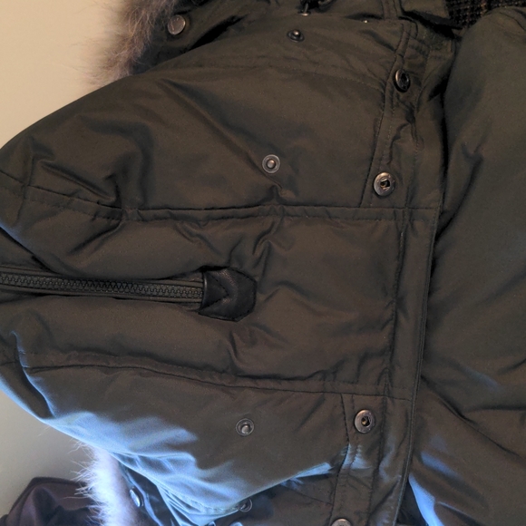 Olive Green Pajar Parka with fur lined hood - Picture 6 of 11